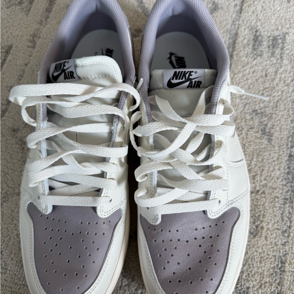 Nike Air Men's size 12 White and Gray Sneakers